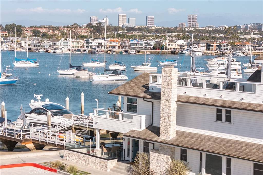 Newport Beach, CA 92661,207 E Edgewater AVE #A
