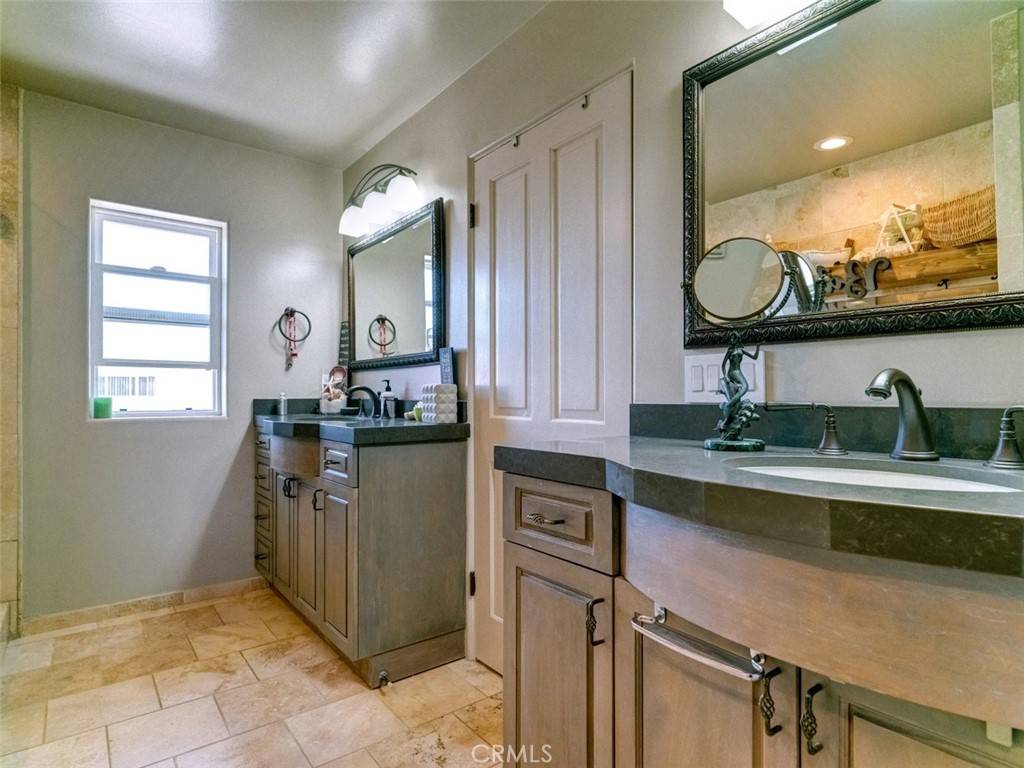 Hermosa Beach, CA 90254,214 10th ST