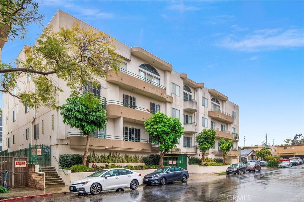 Los Angeles, CA 90034,3535 Dunn DR #106