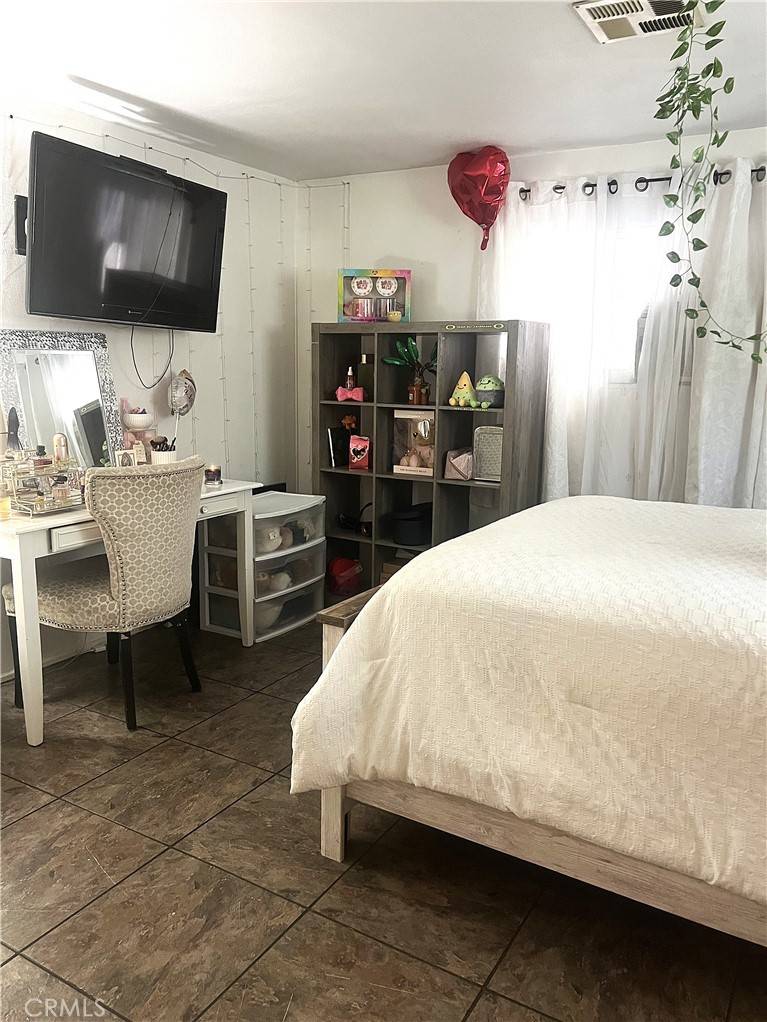 Hacienda Heights, CA 91745,901 S 6th AVE #205