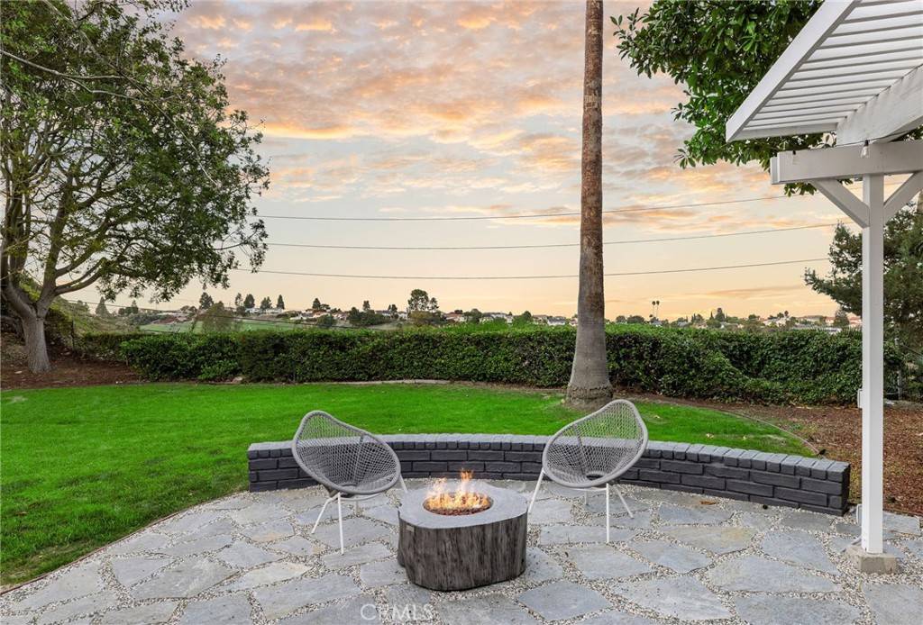 Rancho Palos Verdes, CA 90275,5353 Middlecrest RD