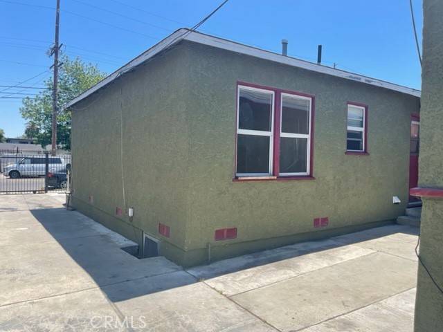Los Angeles, CA 90059,10807 Compton AVE