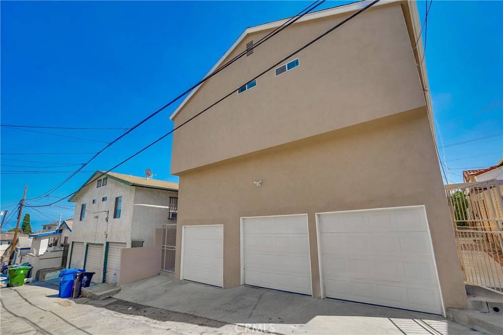 San Pedro, CA 90731,952 W 18th ST #1