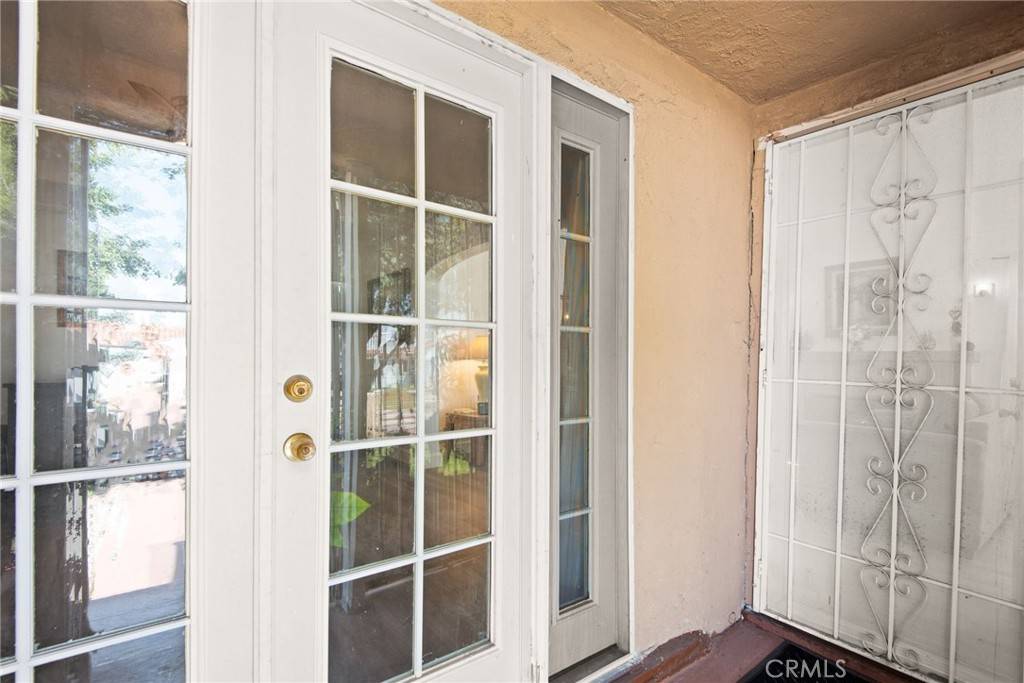 Los Angeles, CA 90047,1820 W 73rd ST