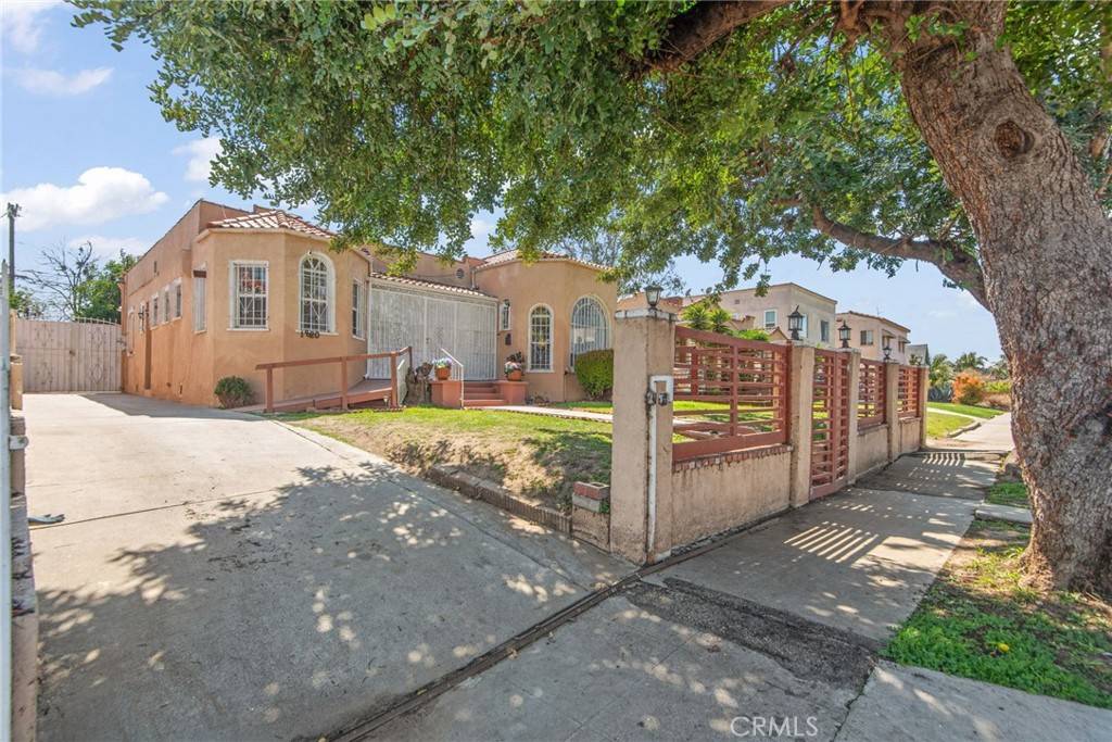Los Angeles, CA 90047,1820 W 73rd ST