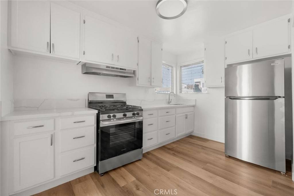 Los Angeles, CA 90044,642 W 74th ST