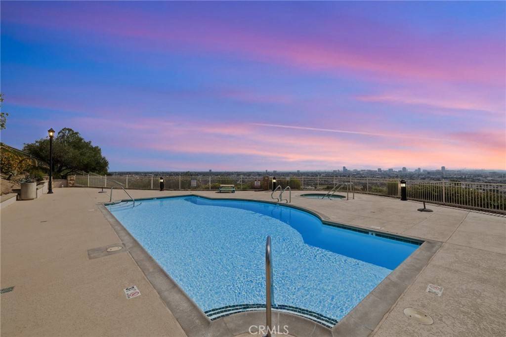 Signal Hill, CA 90755,2124 Sea Ridge DR