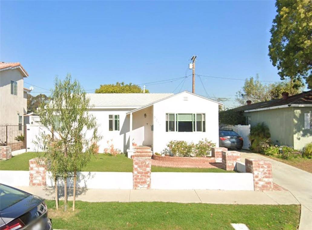 Hawthorne, CA 90250,5017 W 123rd PL