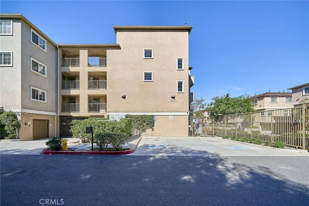Harbor City, CA 90710,1401 Lomita BLVD #204