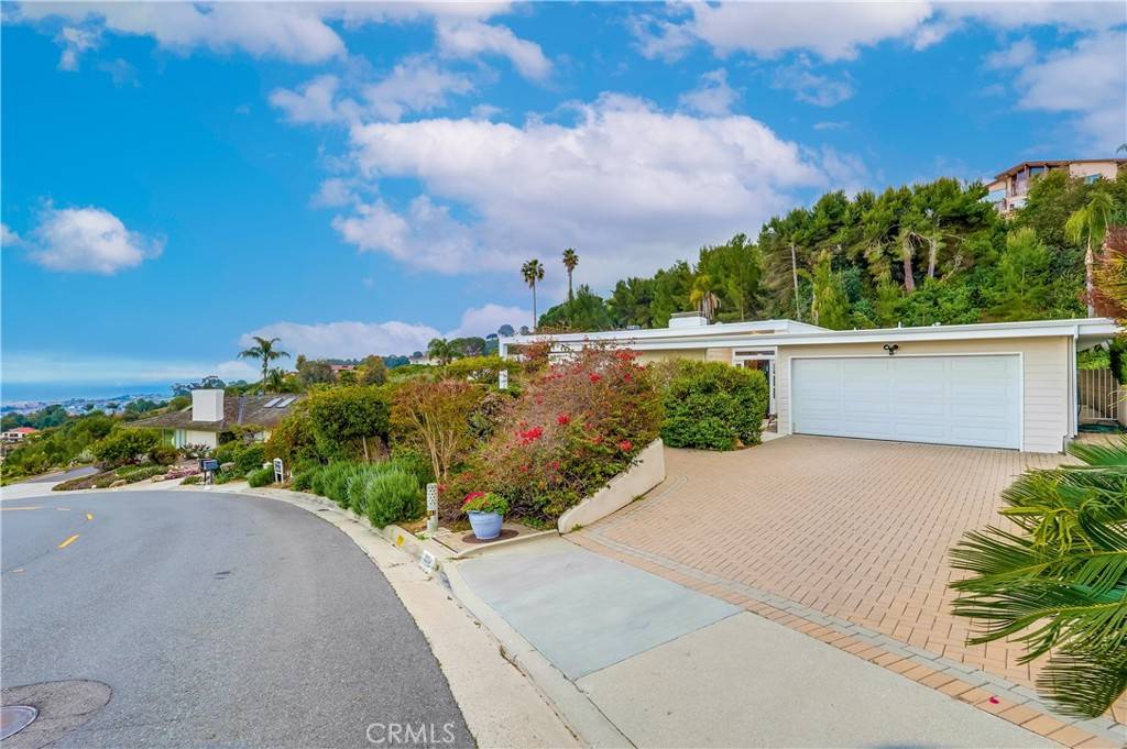 Rancho Palos Verdes, CA 90275,2934 Crownview DR