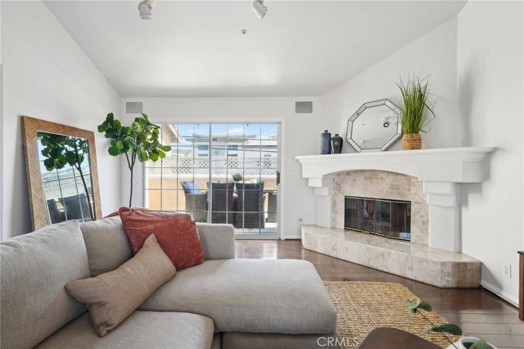 Redondo Beach, CA 90278,2305 Felton LN