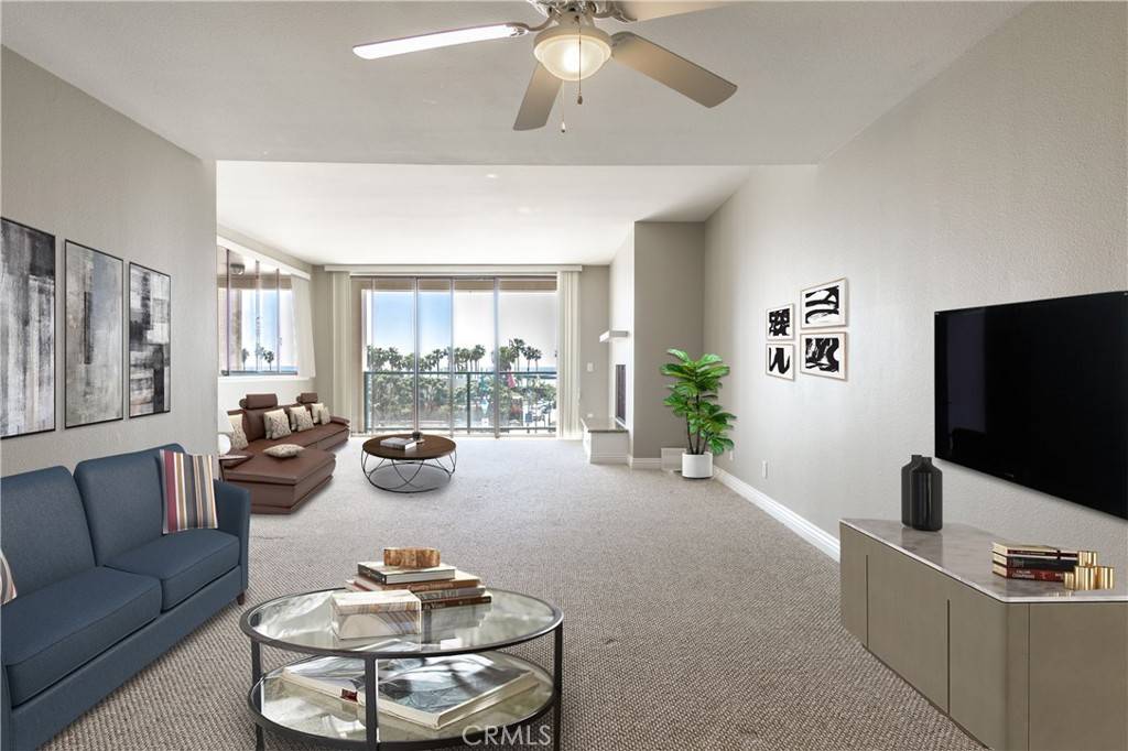 Redondo Beach, CA 90277,140 The Village #202