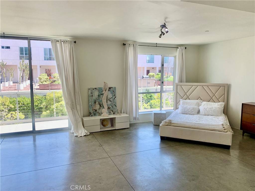 San Pedro, CA 90731,285 W 6th ST #312