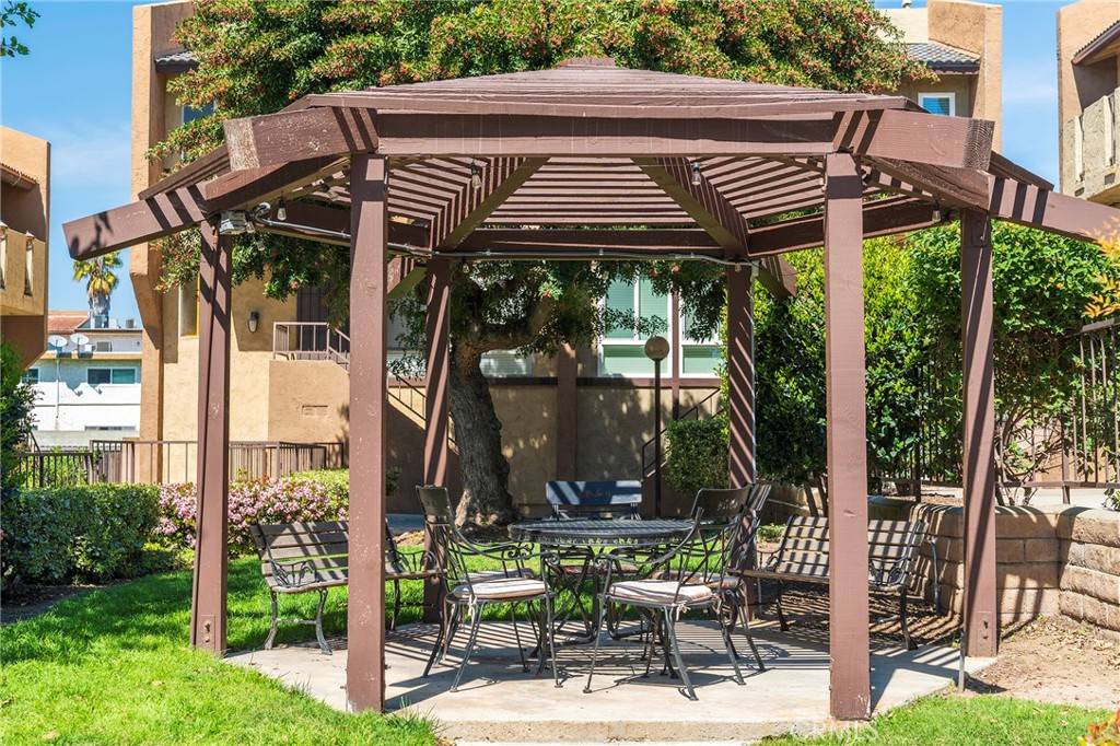 Signal Hill, CA 90755,2254 Gaviota AVE #17