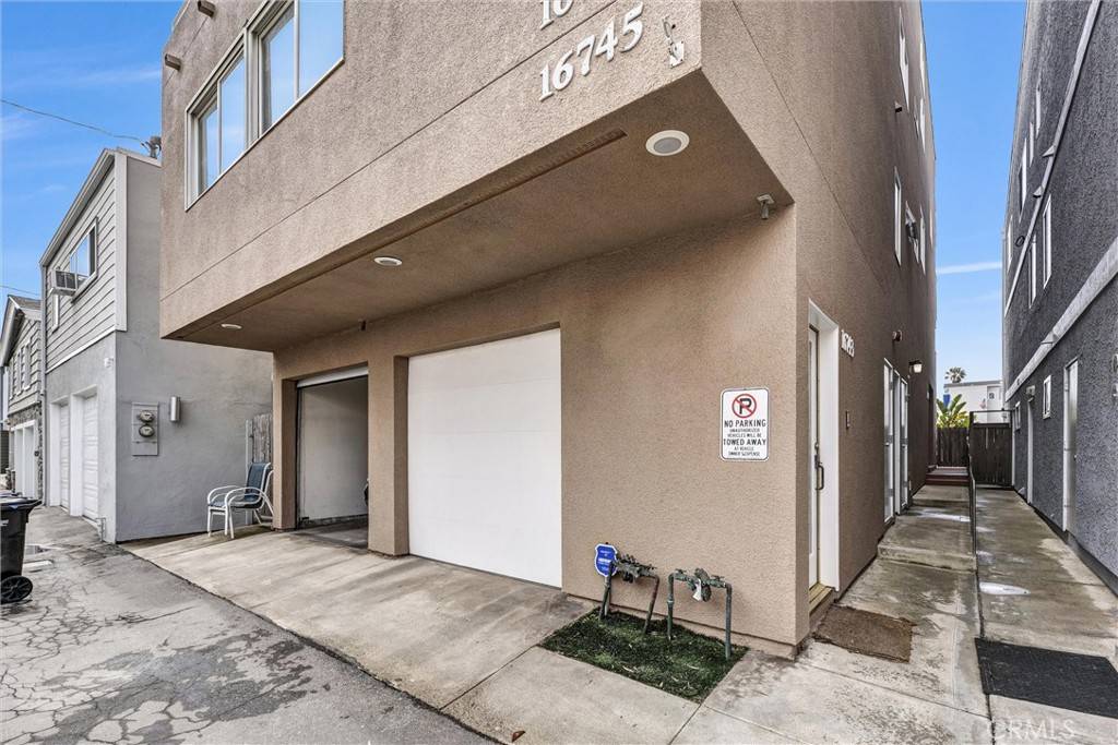 Sunset Beach, CA 92649,16745 Bayview DR #B