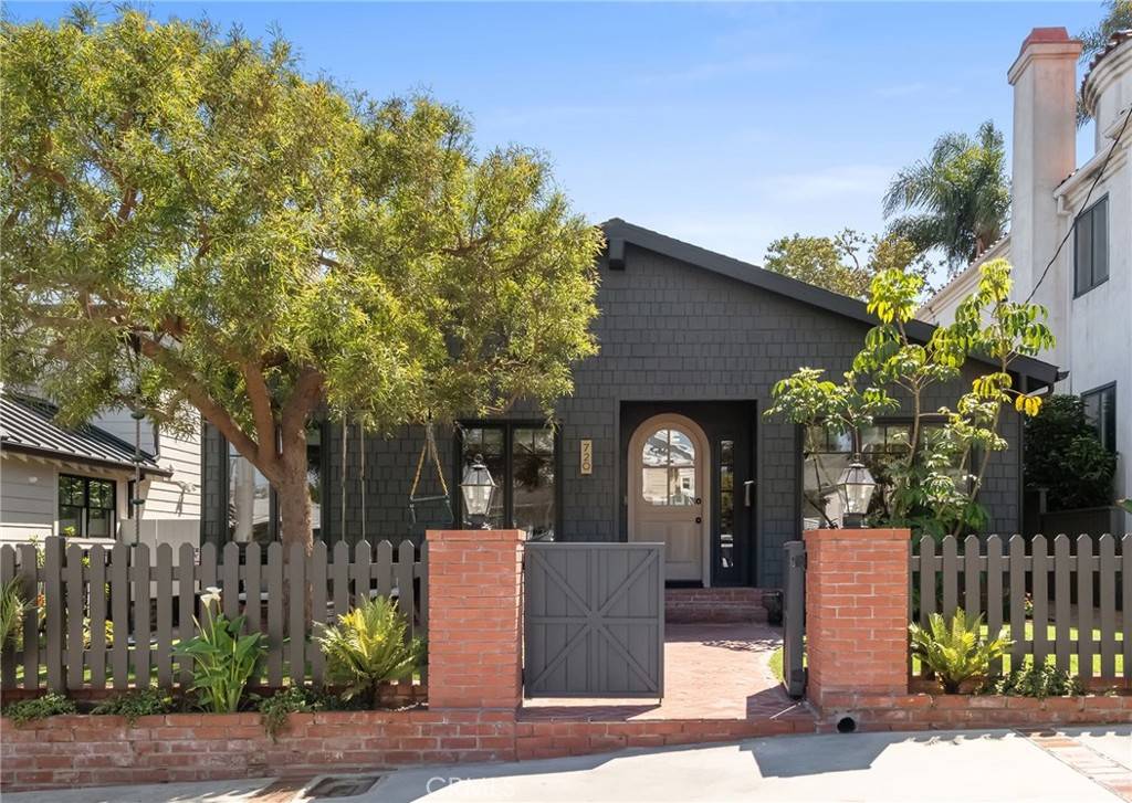 Manhattan Beach, CA 90266,720 36th ST