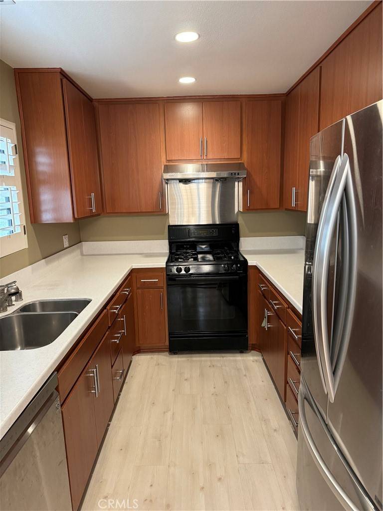 Torrance, CA 90503,2931 Plaza Del Amo #83