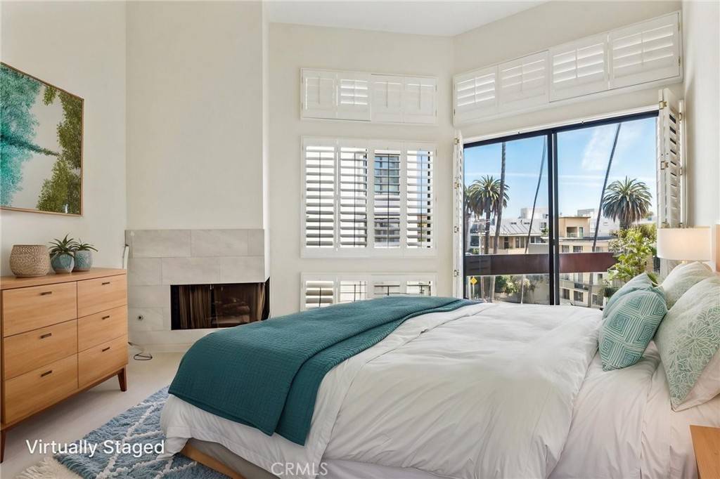 Los Angeles, CA 90049,750 S Bundy DR #304