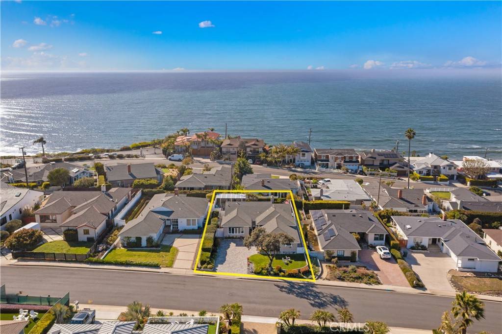 Redondo Beach, CA 90277,627 Camino De Encanto