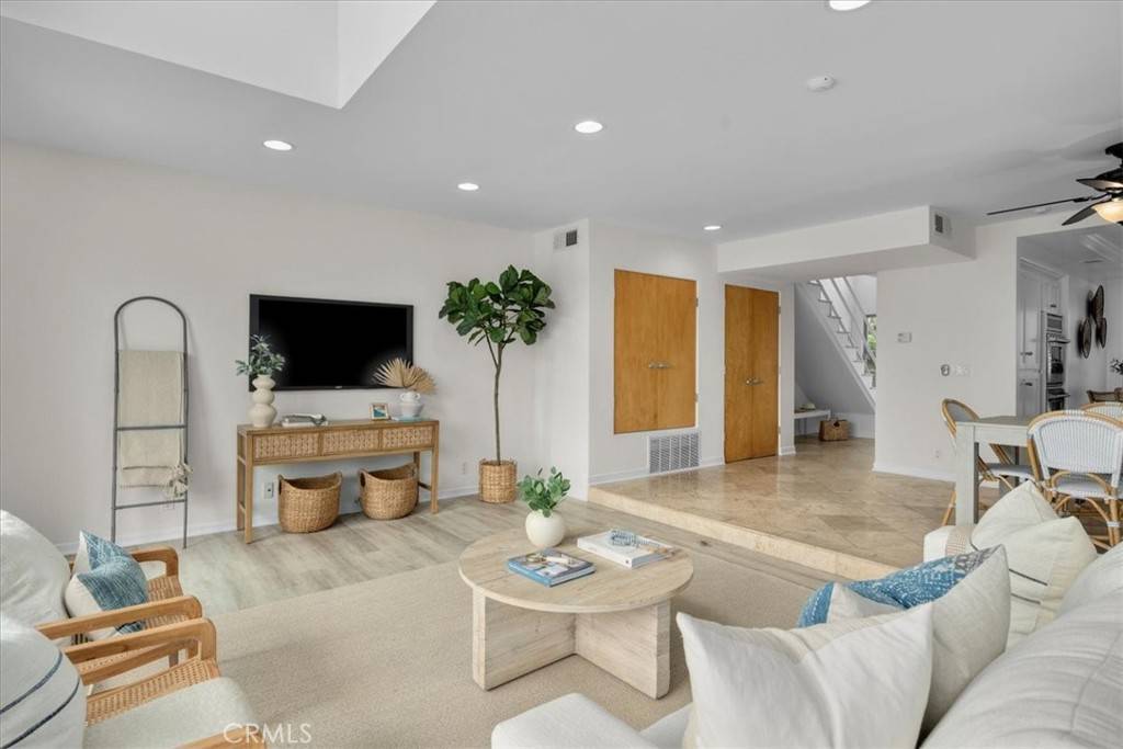 Hermosa Beach, CA 90254,715 3rd ST