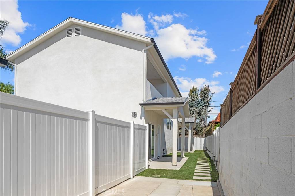 Hawthorne, CA 90250,4641 W 130th ST