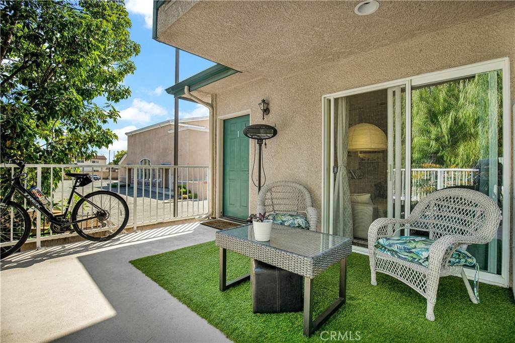 Carson, CA 90745,1227 E Carson ST #1