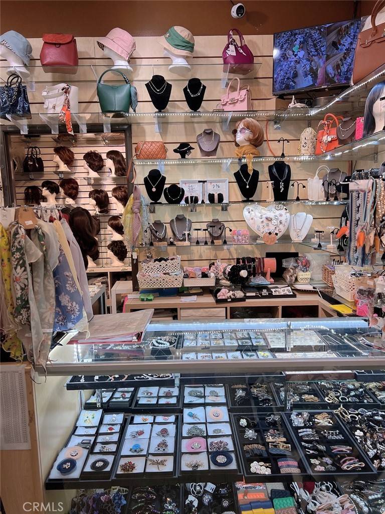 Buena Park, CA 90621,5301 Beach BLVD #12