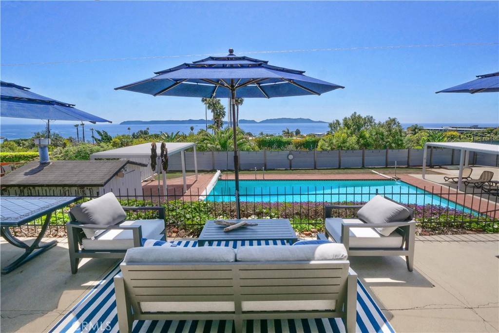Rancho Palos Verdes, CA 90275,6180 Arrowroot LN