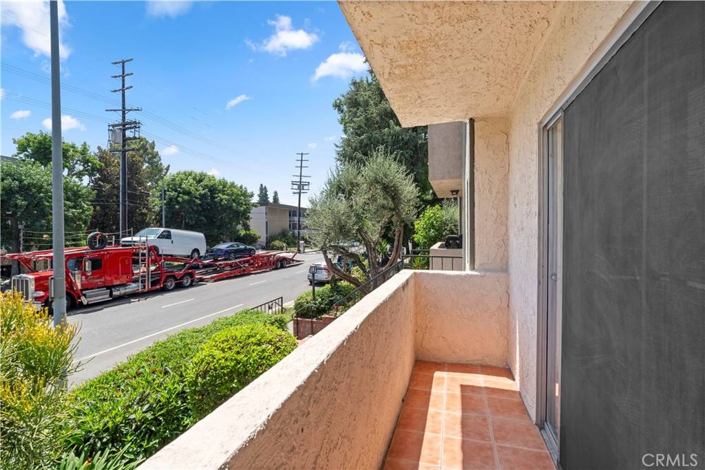 Sherman Oaks, CA 91423,5055 Coldwater Canyon AVE #105
