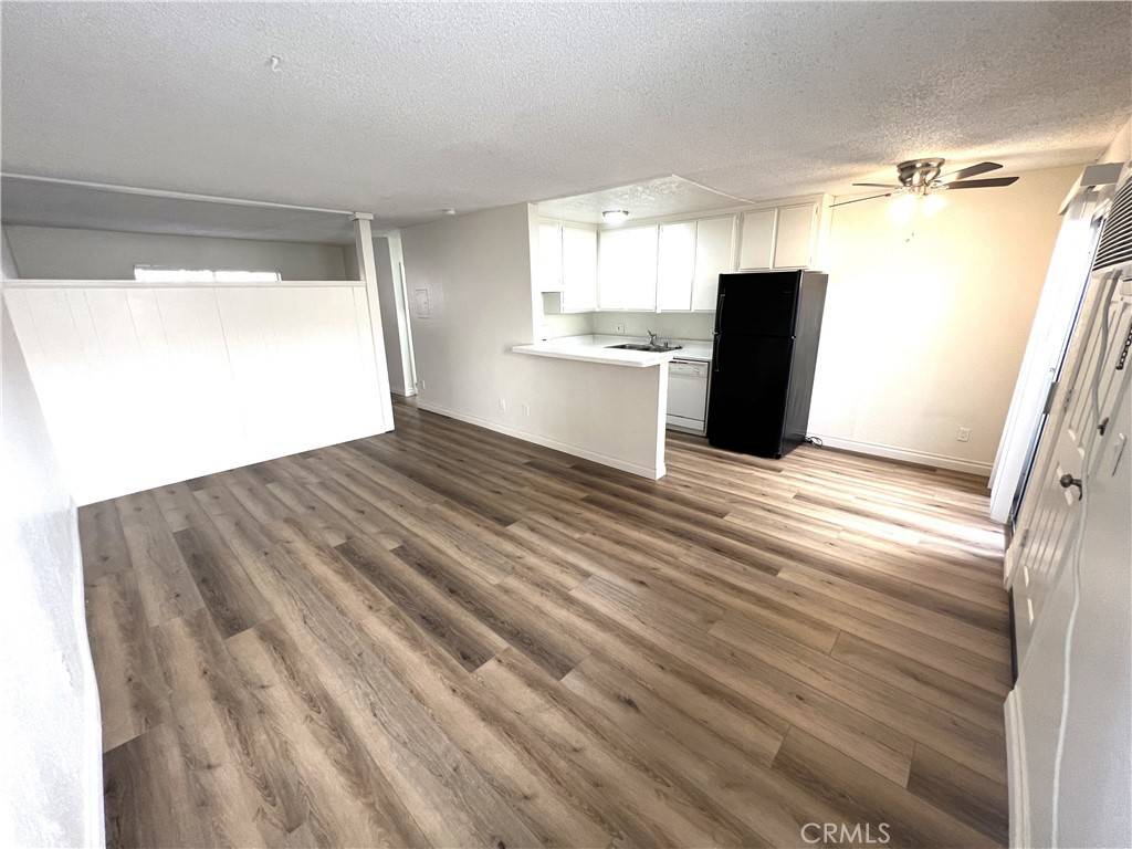 Van Nuys, CA 91411,14817 Sylvan ST #4