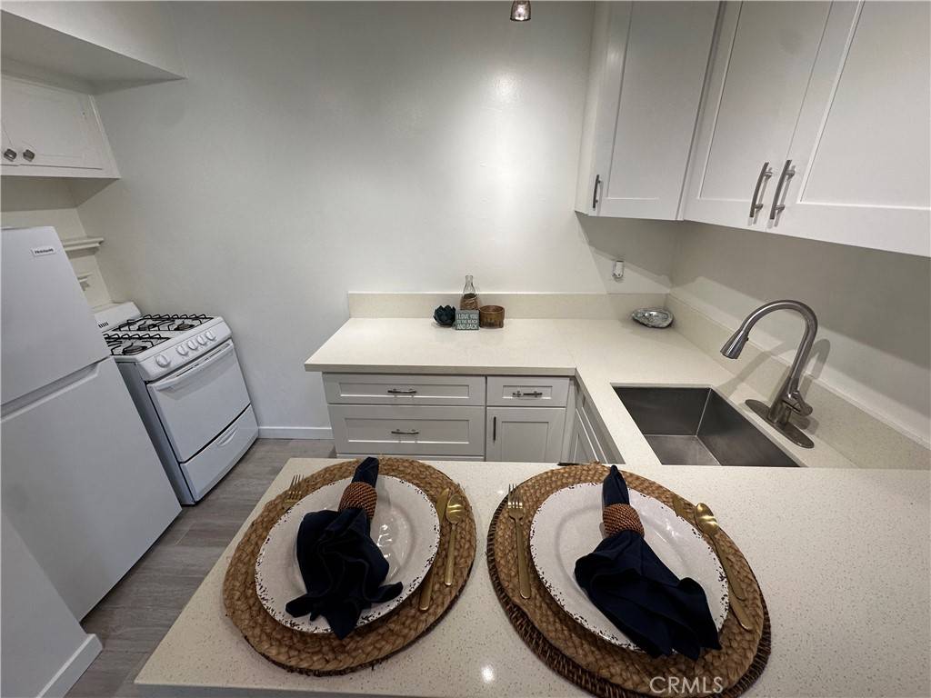 Manhattan Beach, CA 90266,733 Manhattan Beach Blvd #B
