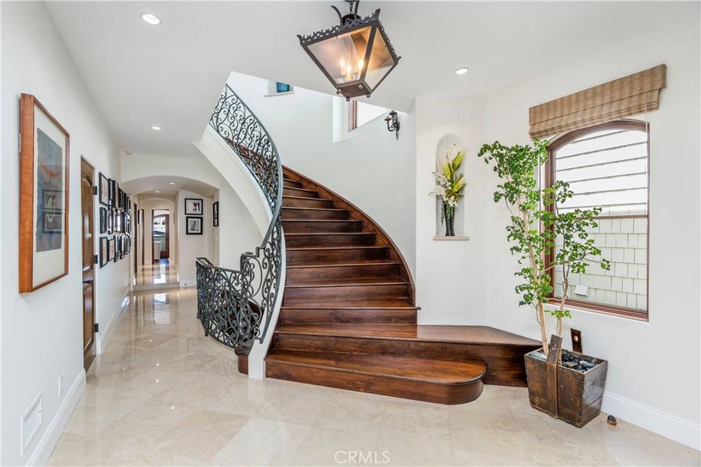 Manhattan Beach, CA 90266,321 9th ST