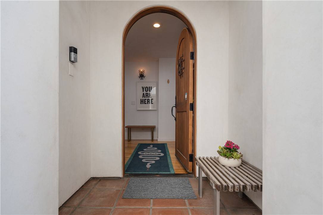 Manhattan Beach, CA 90266,2212 Manhattan AVE