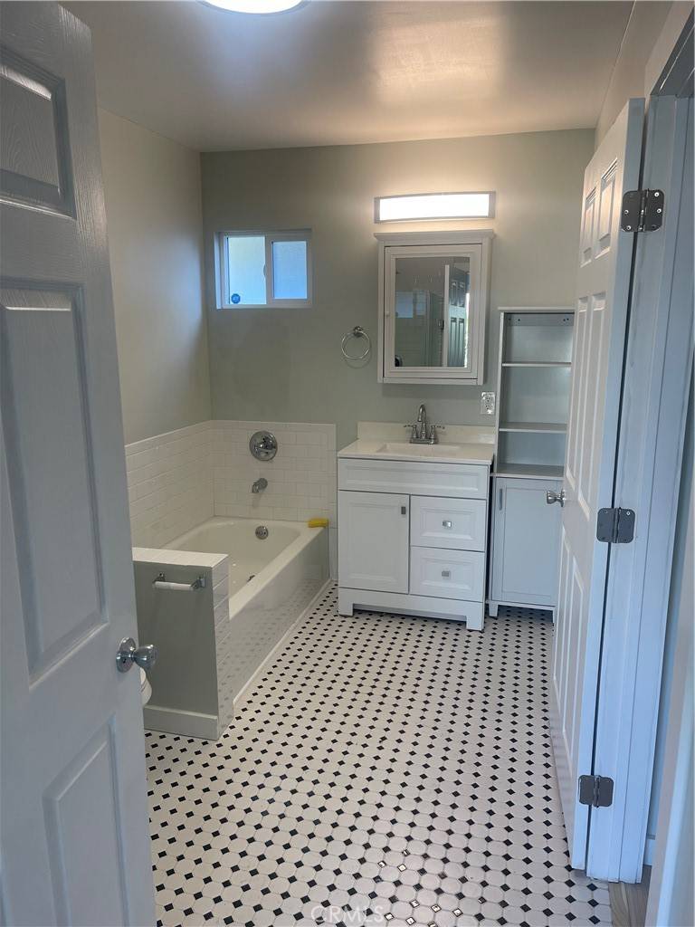 Lomita, CA 90717,1916 1/2 259th PL