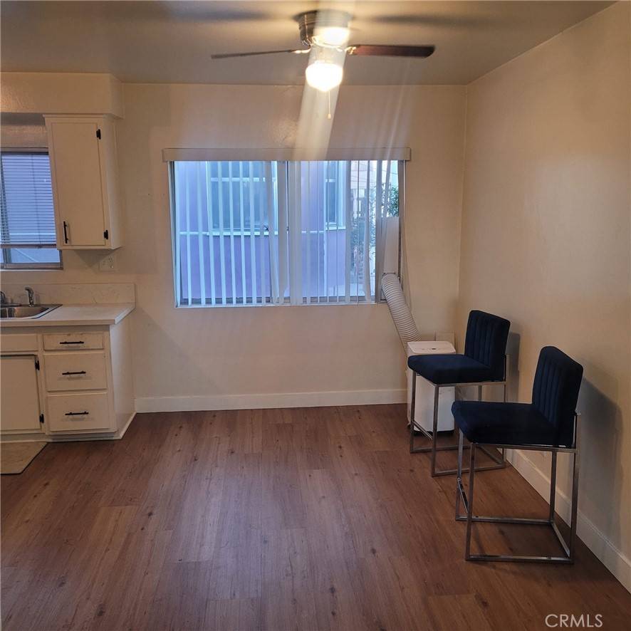 Los Angeles, CA 90043,5621 Edgemar AVE