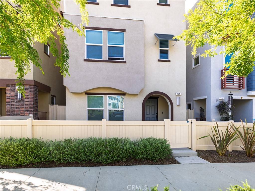 Inglewood, CA 90301,724 Sienna WAY