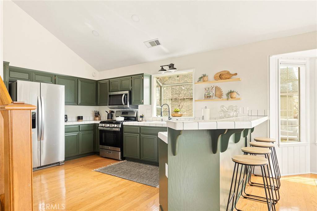 Lake Arrowhead, CA 92352,915 Breithorn DR