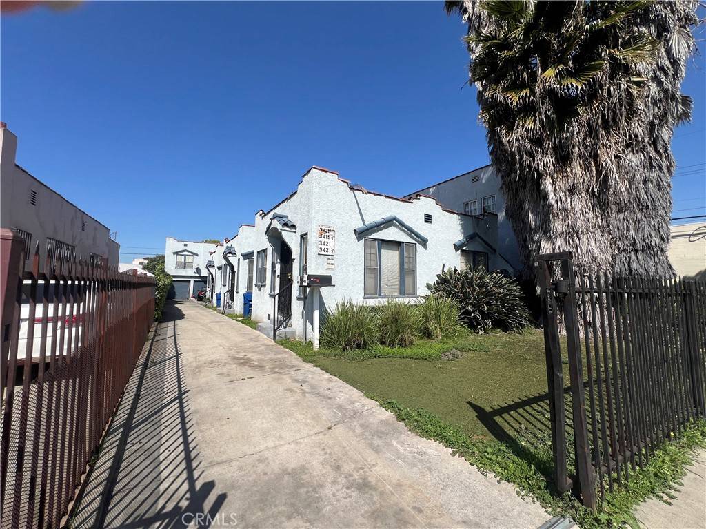 Los Angeles, CA 90018,3421 11th AVE