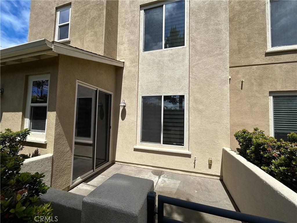 Hawthorne, CA 90250,13130 Park Place #101