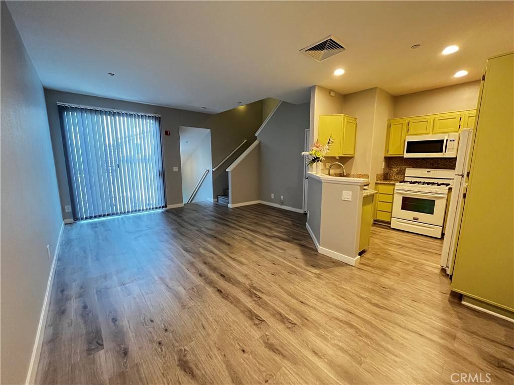 Irvine, CA 92618,1602 Elk