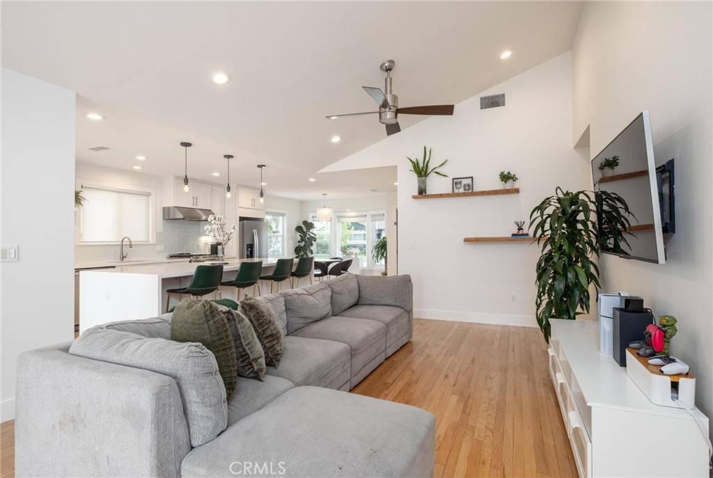 Lakewood, CA 90712,2523 Hardwick St