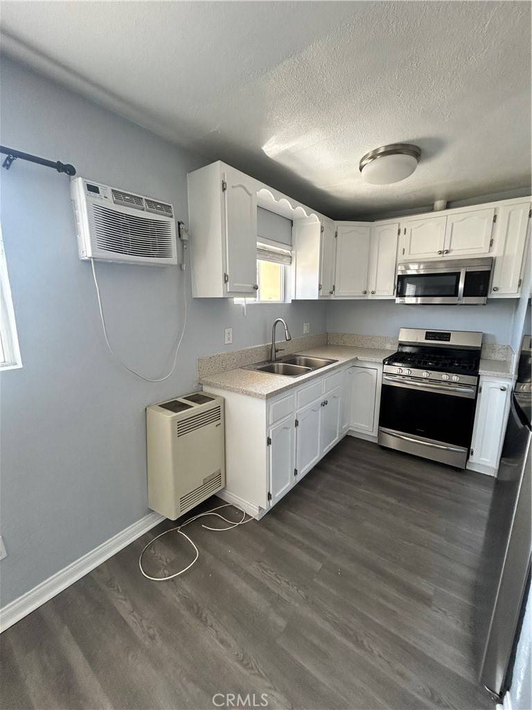 Los Angeles, CA 90019,5165 Pickford ST #1/4