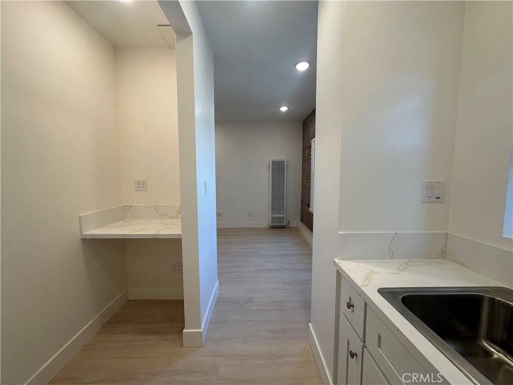 Long Beach, CA 90802,323 W 4th ST #407