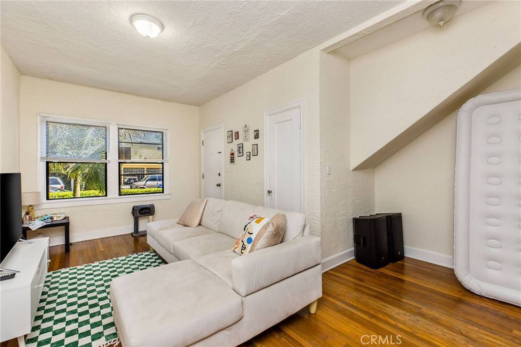 Los Angeles, CA 90006,1707 S Bonnie Brae ST #1