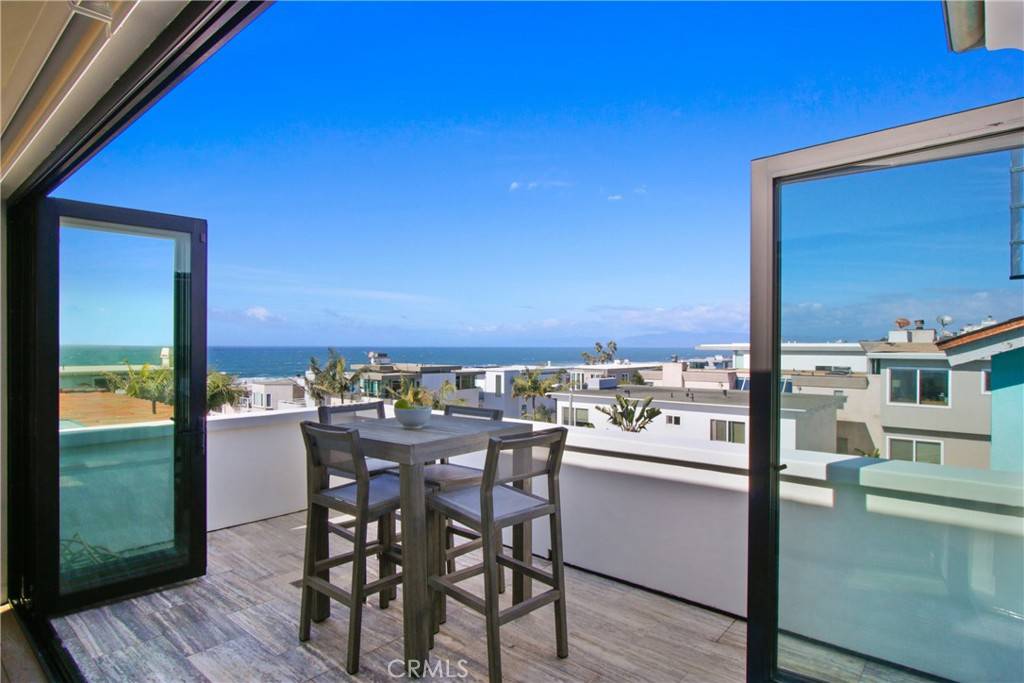 Manhattan Beach, CA 90266,2215 Bayview DR