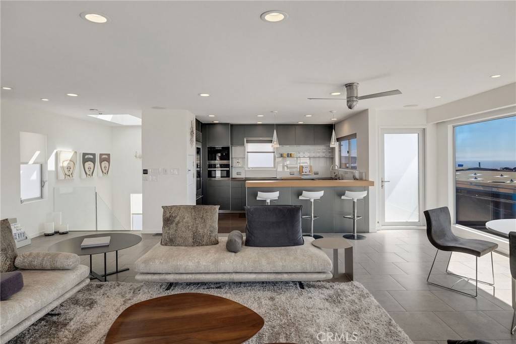 Manhattan Beach, CA 90266,232 32nd PL