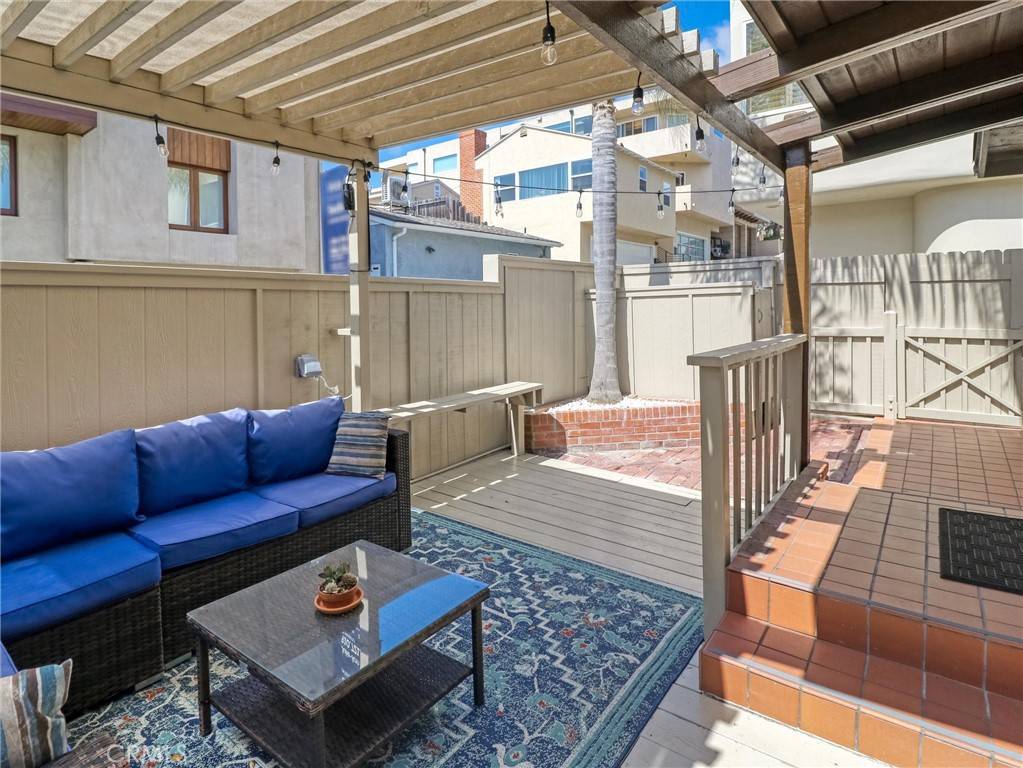 Manhattan Beach, CA 90266,218 25th PL