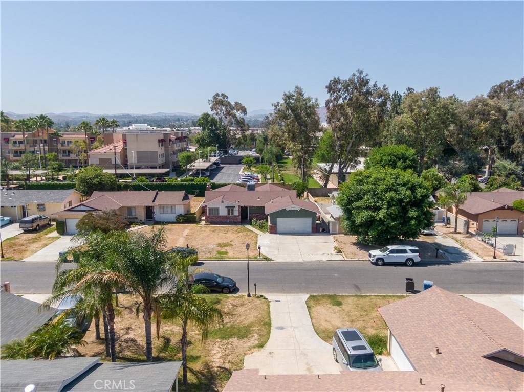 Riverside, CA 92503,9810 Sharon AVE