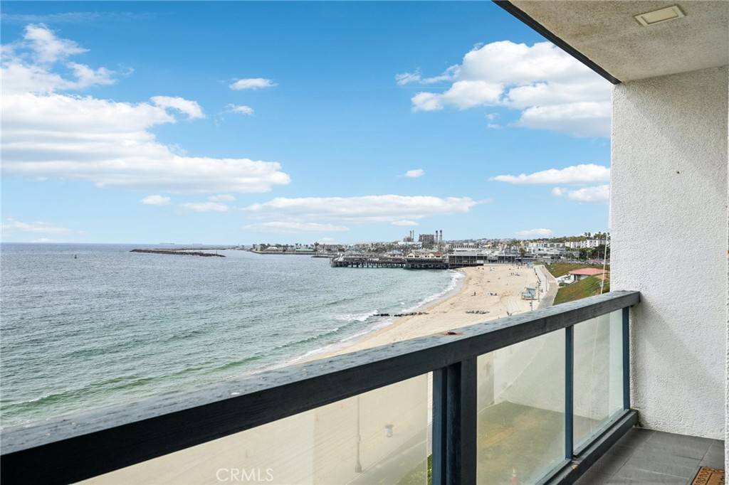 Redondo Beach, CA 90277,575 Esplanade #205