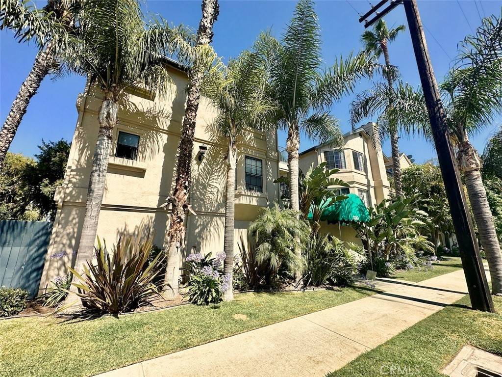 Long Beach, CA 90804,1130 Newport AVE #201